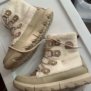 Women’s sorrel Sherpa boot